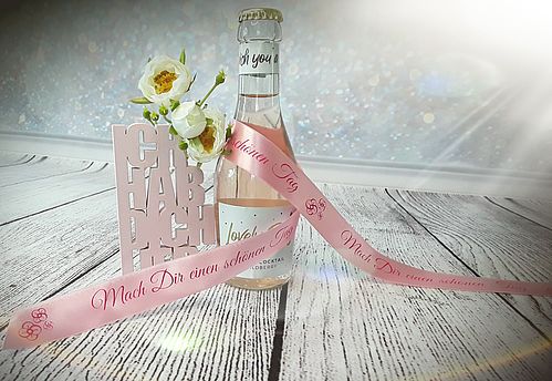personalisiertes Geschenkband Schleifenfee Muttertag Sekt